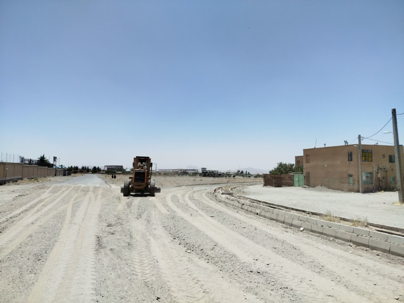 شروع عملیات زیر سازی معابر خاکی کیانشهر